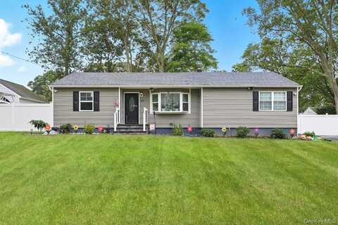 32 Ralph Avenue, Lake Grove, NY 11755