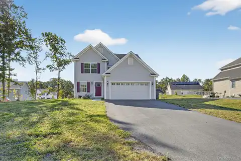 202 Ridgeline Drive, Poughkeepsie, NY 12603