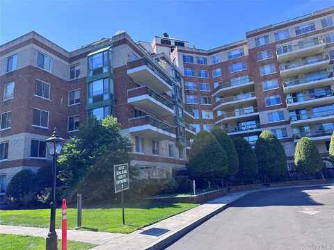 100 Hilton Avenue, Garden City, NY 11530