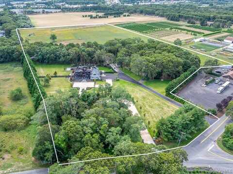 1535 Middle Road, Calverton, NY 11933