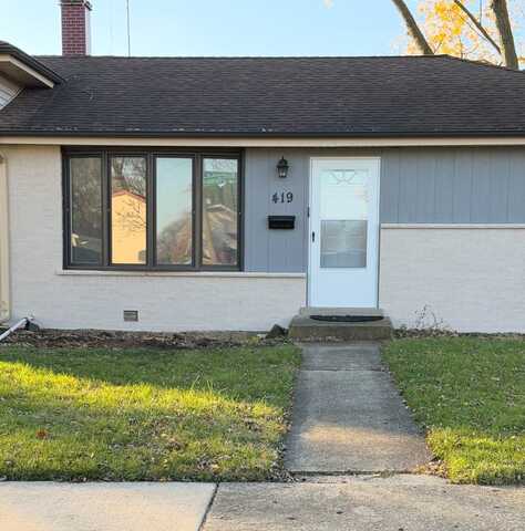 419 W Winthrop Avenue, Addison, IL 60101