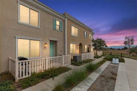 425 beechwood, Rialto, CA 92376