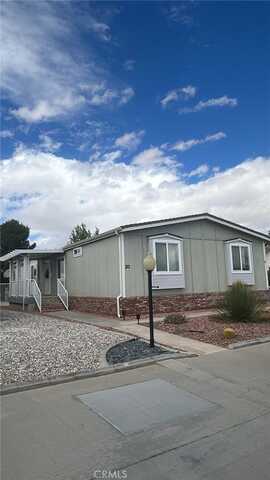 22241 Nisqually Road, Apple Valley, CA 92308