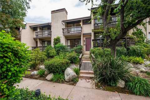 5711 Owensmouth Avenue, Woodland Hills, CA 91367