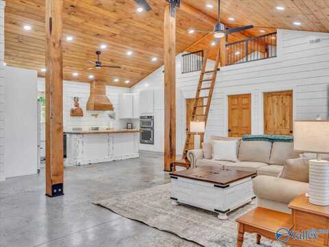 151 County Road 677, Fort Payne, AL 35968