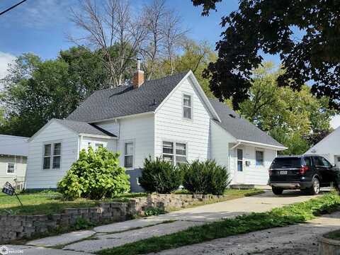 425 S 9Th Street, Forest City, IA 50436