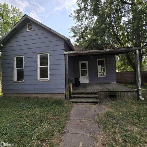 840 7Th Avenue E, Oskaloosa, IA 52577