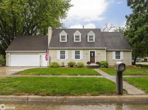 3402 Brandywine Rd, Mason City, IA 50401