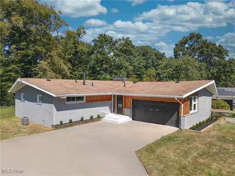 746 Newcastle Drive, Akron, OH 44313