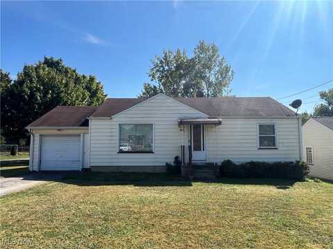 451 Powers Avenue, Girard, OH 44420