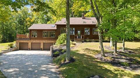 9600 Fox Wood Drive, Chardon, OH 44024