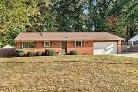4999 Peggy Ann Drive, New Franklin, OH 44319