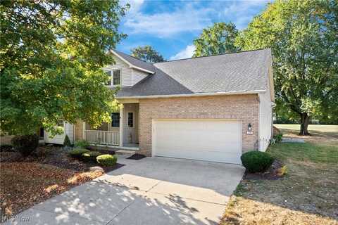 2518 Glenshire Circle unit: 36A, Uniontown, OH 44685