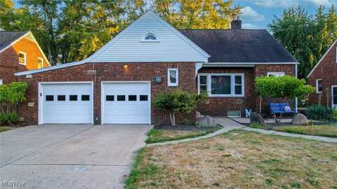 1104 E Broad Street, Louisville, OH 44641