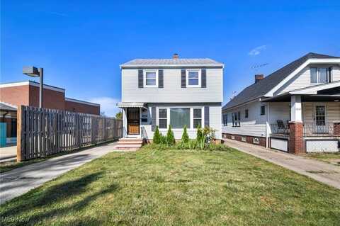 7822 Ridgefield Avenue, Parma, OH 44129