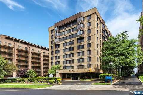344 Prospect Avenue 4C, Hackensack, NJ 07601