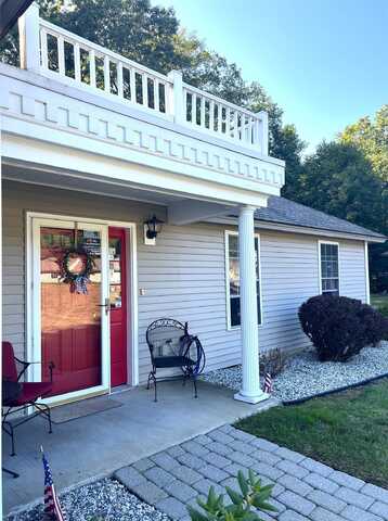49 Lantern Lane, Kingston, NH 03848