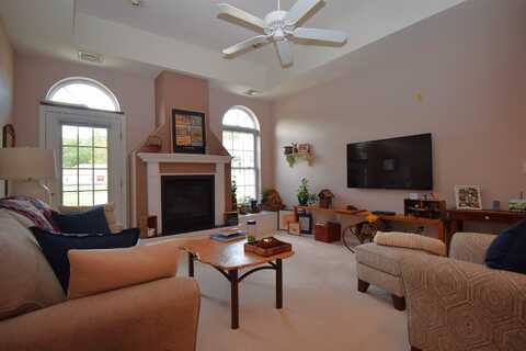 20 Lantern Lane, Kingston, NH 03848