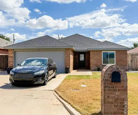 402 NW 21st St, Seminole, TX 79360
