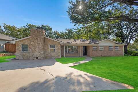 122 N College Avenue, Justin, TX 76247