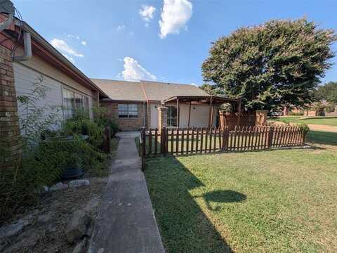 6 Daisey Lane, Justin, TX 76247