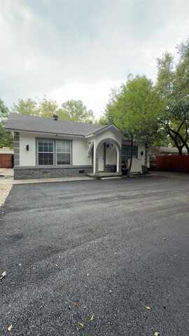 306 Broadmoor, Arlington, TX 76010