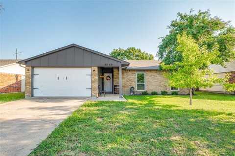 5209 Baker Drive, The Colony, TX 75056