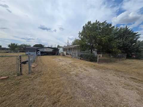 112 La Salle Drive, Tye, TX 79563