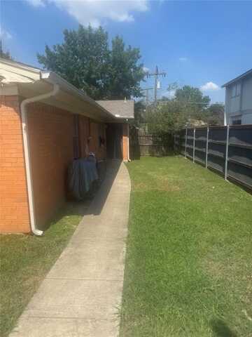 220 W Union Bower, Irving, TX 75061