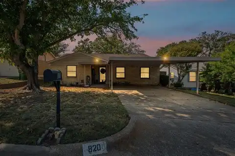 820 Lake View Ridge, White Settlement, TX 76108