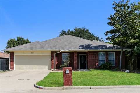 815 Ackers Drive, Arlington, TX 76001
