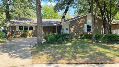 1016 Keith Drive, Hurst, TX 76053