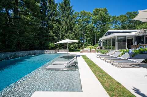 37 Scallop Avenue, East Hampton, NY 11937