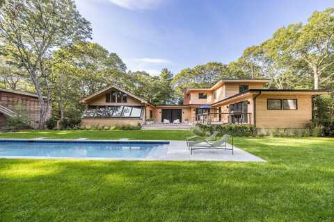 21 Saddle Lane, East Hampton, NY 11937