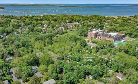 12 MARSDEN ST, Sag Harbor, NY 11963