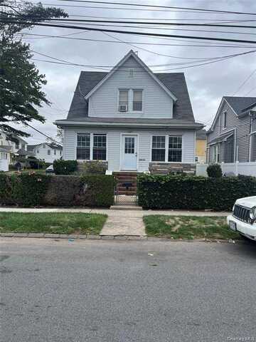194-01 Nashville Blvd, Springfield Gardens, NY 11413