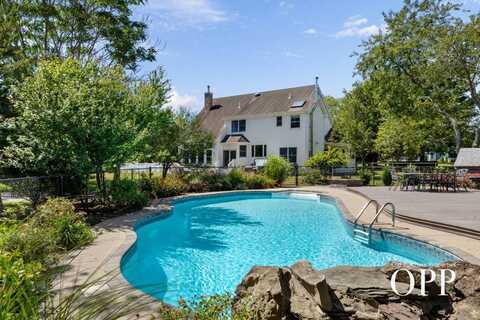 9 JAREDS PATH, BROOKHAVEN HAMLET, NY 11719
