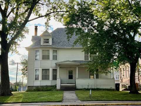 109 S High St, Mankato, KS 66956