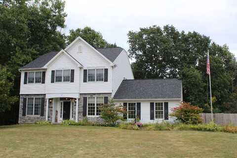 17 Bayberry Dr, Malta, NY 12020