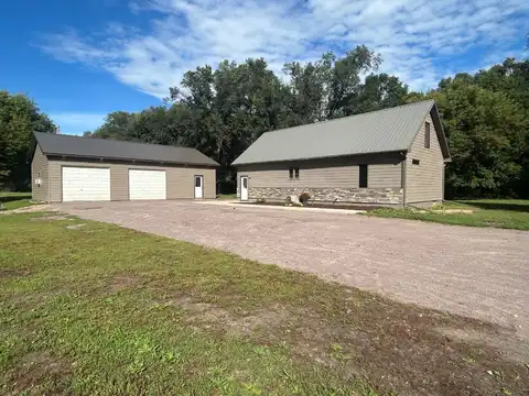 15417 Center Road, Milbank, SD 57252