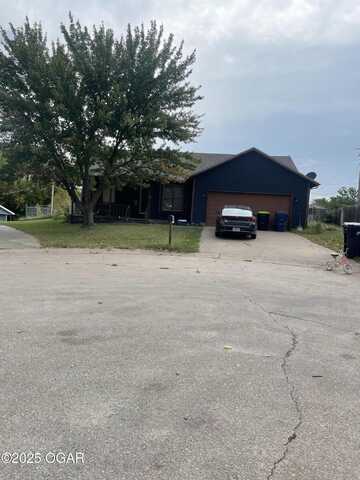 735 Crockett Drive, Carthage, MO 64836