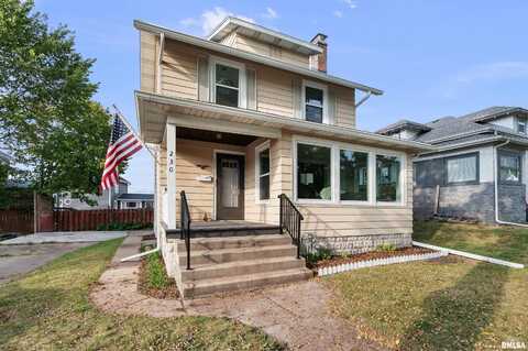 230 E GARFIELD Street, Davenport, IA 52803