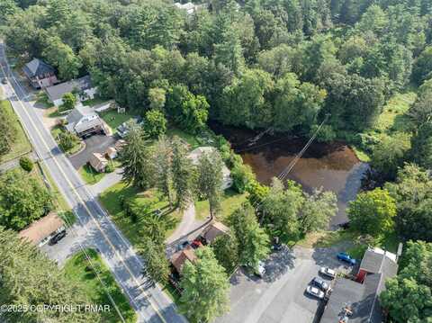 2413 Route 390, Canadensis, PA 18325