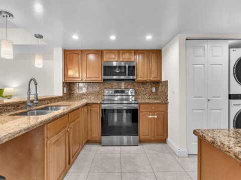 9022 W Atlantic Blvd, Coral Springs, FL 33071