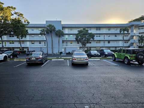 118 NW Royal Park Dr, Oakland Park, FL 33309