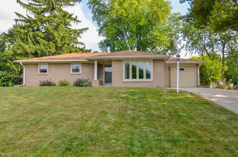 615 SKYLINE Boulevard, GREEN BAY, WI 54302