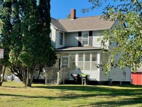 421 13th Avenue W, Menomonie, WI 54751