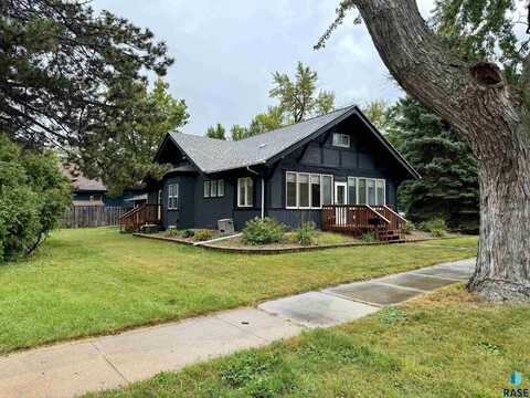 1028 Court Merrill, Mitchell, SD 57301