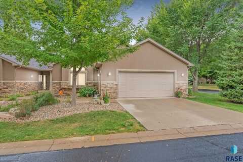711 70th Pl E, Sioux Falls, SD 57108