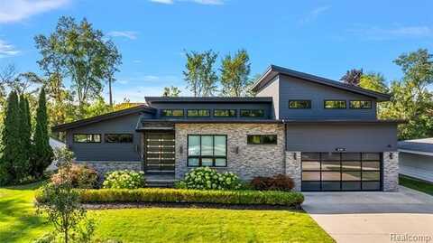 16281 Buckingham Avenue, Beverly Hills, MI 48025